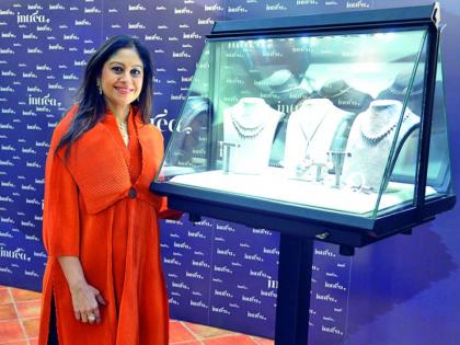 The beauty of diamond jewelry; Inauguration of the Intria Exhibition; Spontaneous response on the first day | हिऱ्यांच्या दागिन्यांचा सौंदर्याविष्कार; इंट्रिया प्रदर्शनाचे उद्घाटन; पहिल्याच दिवशी उत्स्फूर्त प्रतिसाद