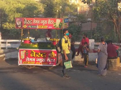 Food shops stand on the banks of the Canal; Violation of food safety regulations | नाल्याच्या काठावर उभी आहेत खाद्यपदार्थांची दुकाने; अन्न सुरक्षा विभागाच्या नियमांचे उल्लंघन