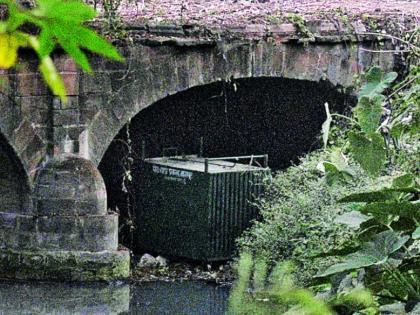 In Nagpur, the forest department saw crocodiles for the first time after a month; Cages set up to catch | नागपुरात महिनाभरानंतर वनविभागाला पहिल्यांदा दिसली मगर; पकडण्यासाठी लावले पिंजरे