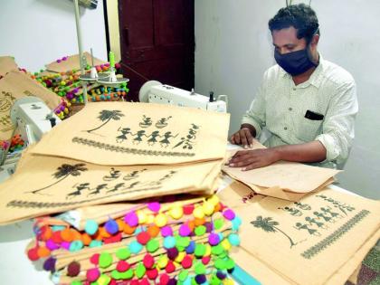 ‘Warli’ employment of tribals; The youth got support | आदिवासींची ‘वारली’ रोजगाराला पावली; तरुणाईला मिळाला आधार