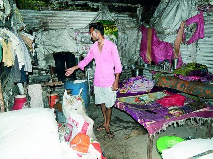 In no time, a wave of water mixed with ash entered and the houses became 'Ash Rangaeli' | क्षणार्धात राखमिश्रीत पाण्याची लाट शिरली आणि घरांची ‘राखरांगाेळी’ झाली