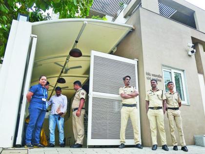 Increased security at Devendra Fadnavis's residence in Nagpur | देवेंद्र फडणवीसांच्या नागपुरातील निवासस्थानी सुरक्षाव्यवस्थेत वाढ