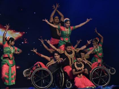 'Miracle on Wheels'; Divyang artists present the glorious history of India | 'मिरॅकल ऑन व्हील्स'; दिव्यांग कलाकारांनी सादर केला भारताचा देदिप्यमान इतिहास