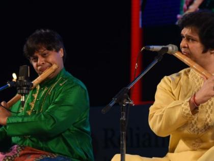 Fans experienced a unique festival of Hindustani and Karnatak music | रसिकांनी अनुभवला हिंदुस्थानी आणि कर्नाटकी संगीताचा अनुपम सोहळा