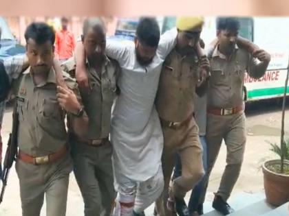  2 thugs in Ambedkarnagar district of Uttar Pradesh molest a student who was riding a bicycle in which she died, police have arrested the accused  | हृदयद्रावक! सायकलवरून घरी जात असलेल्या विद्यार्थिनीची ओढणी ओढली; अपघातात तरूणीचा जागीच मृत्यू