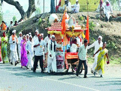 Pandari's Warakari, they are the officer's rescue | पंढरीचे वारकरी, ते अधिकारी मोक्षाचे