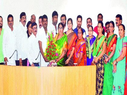 Nashik Road Divisional Chairman: Pandit Awara uncontested | नाशिकरोड प्रभाग सभापती : पंडित आवारे बिनविरोध