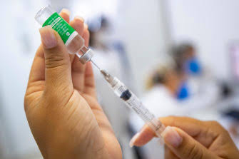 Corona Vaccine : Allow societies to be vaccinated under hospital supervision: Demand of Pune citizens | Corona Vaccine : सोसायट्यांना दवाखान्यांच्या निगराणीखाली लसीकरणास परवानगी द्या: पुण्यातील नागरिकांची मागणी 