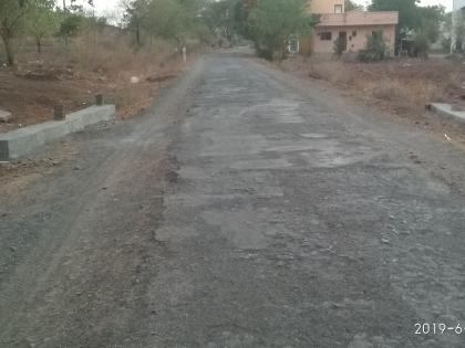 Just beautify the Nandgaon Mandovar road | नांदगांव मांडवड रस्त्याला फक्त सुशोभिकरण