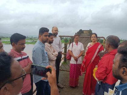 Inspection of Ambewadi, Prayag Chikhali areas in Kolhapur in the wake of floods | Kolhapur: पुराच्या पार्श्वभूमीवर आंबेवाडी, प्रयाग चिखली परिसराची पाहणी Inspection of Ambewadi, Prayag Chikhali areas in Kolhapur in the wake of floods | Kolhapur: पुराच्या पार्श्वभूमीवर आंबेवाडी, प्रयाग चिखली परिसराची पाहणी