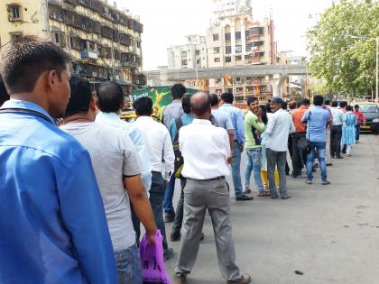 Long queues in summer....Where are auto rikshaw & taxi? | तापल्या ऊन्हात रांगा वाढल्या....टॅक्सीवाले, रिक्षावाले गेले तरी कुठे?