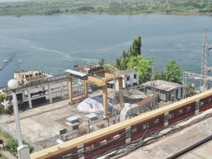 3 lakh units of electricity is generated on Ujani dam in 24 hours | Exclusive; उजनी धरणावर २४ तासात होतेय ३ लाख युनिट विजेची निर्मिती