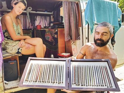 An acquaintance with minimalist couple in Brazil | ‘तूदो बीम?’