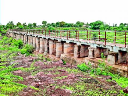 Four years drying up of the dam due to no rain | चार वर्षांपासून कऱ्हेचे बंधारे कोरडे  : पावसाने फिरवली पाठ  