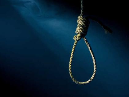 Deputy bank manager commits suicide by hanging in Amravati | अमरावतीत डेप्युटी बँक मॅनेजरची गळफास घेऊन आत्महत्या