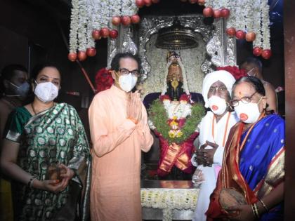 Chief Minister Uddhav Thackeray bows before Vithuraya; Government Mahapuja of Vitthal completed | मुख्यमंत्री उद्धव ठाकरे विठूरायासमोर नतमस्तक; विठ्ठलाची शासकीय महापूजा संपन्न