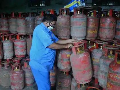 Cylinder rate above one thousand; Inflation soared | सिलिंडर एक हजारपार; महागाईचा आगडोंब उसळला