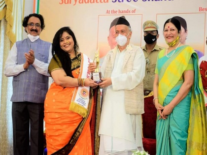 Visakha Subhedar presented the National Award for Women Power at the hands of the Governor | विशाखा सुभेदारला राज्यपालांच्या हस्ते स्त्री शक्ती राष्ट्रीय पुरस्कार प्रदान