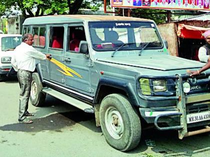  Private vehicles at Daryapurpur premises | दर्यापूर आगारात खासगी वाहने