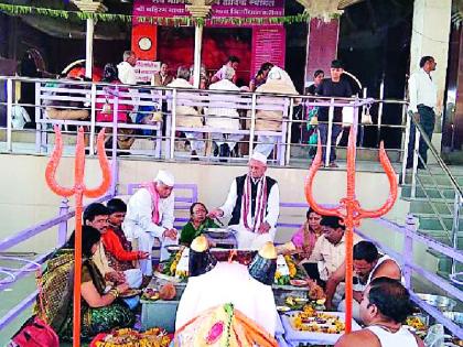 Mahamapujya of Bahiram institution started the pilgrimage | बहिरम संस्थांनच्या महापूजेने यात्रेला सुरुवात