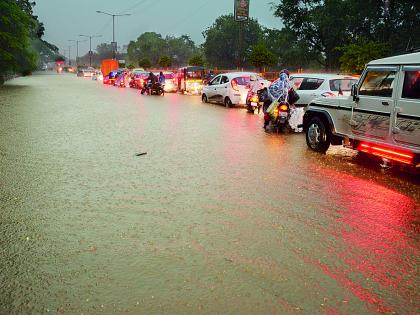 'Thaaman' of rain in Aurangabad | औरंगाबादेत पावसाचे ‘थैमान’