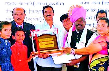 State Level Award for Sunil Bloete | सुनील खिलोटे यांना राज्यस्तरीय पुरस्कार