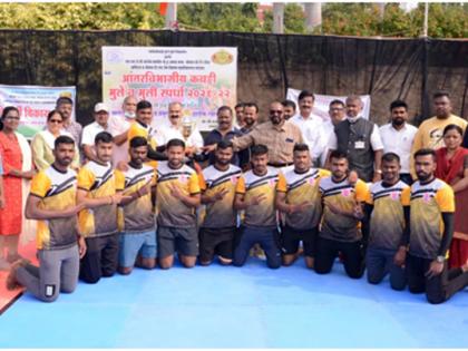 Pune team wins Kabaddi tournament | कबड्डी स्पर्धेत पुण्याच्या संघाला विजेतेपद