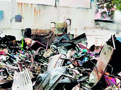 Zee bazaar in Chandrapur awakens | चंद्रपुरातील झी बाजाराला भीषण आग Zee bazaar in Chandrapur awakens | चंद्रपुरातील झी बाजाराला भीषण आग