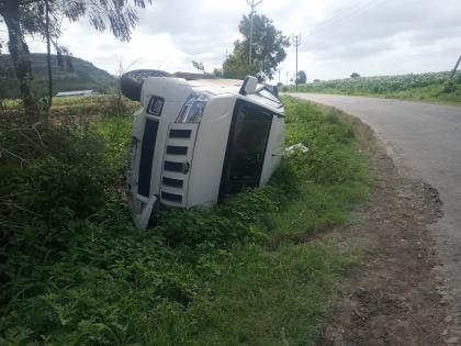 Accident on Khamkheda-Pilkos road | खामखेडा-पिळकोस रस्त्यावर अपघात