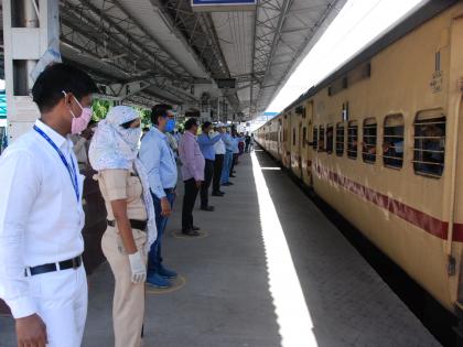  The sixth train carrying foreigners | परप्रांतीयांना घेऊन धावली सहावी ट्रेन