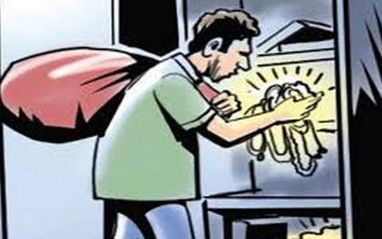 Lampas looted Rs 1 lakh in burglary in Nandurbar | नंदुरबारातील घरफोडीत एक लाखांचा ऐवज लंपास