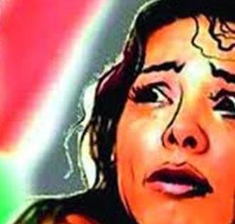 Mother-in-law beaten to death in martyrdom | शहाद्यात विवाहितेस सासरच्यांची मारहाण Mother-in-law beaten to death in martyrdom | शहाद्यात विवाहितेस सासरच्यांची मारहाण