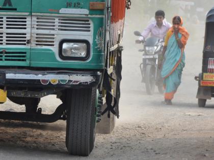 Parbhheekar has become a victim of rising dust | वाढत्या धुळीने परभणीकर झाले बेजार