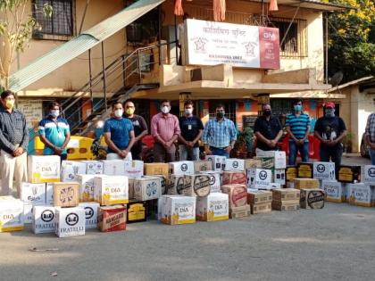  Arrested for selling illicit liquor: Rs. Two Lack 61 thousand liquor seized | बेकायदेशीरपणे मद्य विक्र ी करणा-यास अटक: पावणे तीन लाखांचा मुद्देमाल जप्त