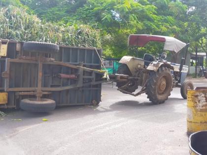 Queue of Naduru vehicles on Wadalanaka road | वडाळानाका रस्त्यावर नादुरु स्त वाहनांची रांग