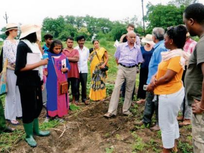 Students from South Africa take lessons in Indian farming | दक्षिण आफ्रिकेतील विद्यार्थ्यांनी घेतले भारतीय शेतीचे धडे