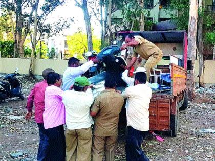  Towing to 17 vehicles on jogging track | जॉगिंग ट्रॅकवरील १७ वाहनांचे केले टोइंग