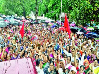  Front of the Anganwadi Workers Team | अंगणवाडी कर्मचारी संघाच्या वतीने  मोर्चा