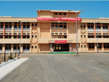 The trainee doctors of the government medical college closed the work of Kovid department | शासकीय वैद्यकीय महाविद्यालयातील प्रशिक्षणार्थी डॉक्टरांनी कोविड विभागाचे काम केले बंद The trainee doctors of the government medical college closed the work of Kovid department | शासकीय वैद्यकीय महाविद्यालयातील प्रशिक्षणार्थी डॉक्टरांनी कोविड विभागाचे काम केले बंद