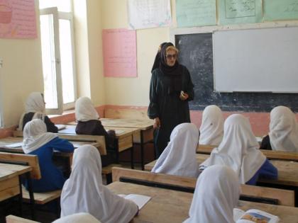 A new role for the Taliban, allowing female professors to work | तालिबानची नवी भूमिका, महिला प्राध्यापिकांना काम करण्यास परवानगी