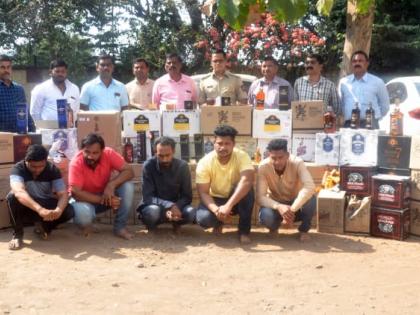 Kolhapur: Goa's foreign liquor seized for seven and a half lakhs, and arrested five people | कोल्हापूर : थर्टी फर्स्टसाठी आणलेले साडेसहा लाखाचे गोवा बनावटीचे विदेशी मद्य जप्त