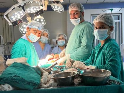 Eight kg breast cancer tumor removed by 'Superman flap' in Super | सुपरमध्ये ‘सुपरमॅन फ्लॅप’द्वारे काढली ब्रेस्ट कॅन्सरची आठ किलोची गाठ