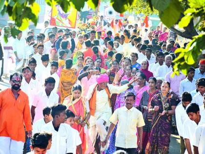 Gadgeba Baba Punyitithi Shobayatree Dumdummali Ambanagari | गाडगेबाबा पुण्यतिथी शोभायात्रेने दुमदुमली अंबानगरी