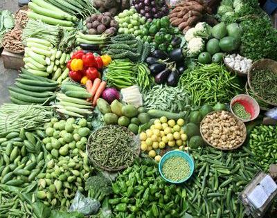 Leaving Tahkub in the vegetable market near the radio station | आकाशवाणी केंद्राजवळील भाजीमंडईतील सोडत तहकूब