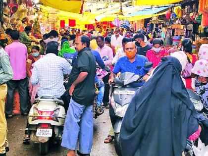 The merchants rejoiced because of the crowd of Ganesha devotees | गणेशभक्तांच्या गर्दीमुळे व्यापारी आनंदले