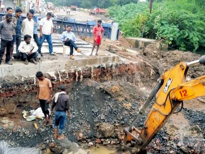 Water in Ballarpur for four days | बल्लारपुरात चार दिवसांपासून पाण्यासाठी हाहाकार