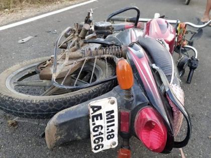 Young man killed on Nawagaon Wakpada road | नवागाव वाकपाडा रस्त्यावर अपघात, तरुण जागीच ठार Young man killed on Nawagaon Wakpada road | नवागाव वाकपाडा रस्त्यावर अपघात, तरुण जागीच ठार