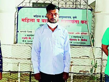 Remadesivir injections were sold on the black market | रेमडेसिविर इंजेक्शनची काळ्या बाजारात करीत होते विक्री Remadesivir injections were sold on the black market | रेमडेसिविर इंजेक्शनची काळ्या बाजारात करीत होते विक्री