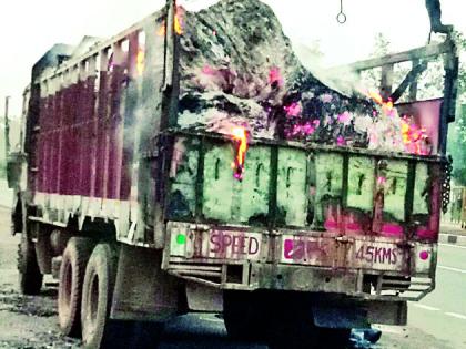 'The Burning Truck' at Devi Highway | देवरी हायवेवर ‘द बर्निंग ट्रक’