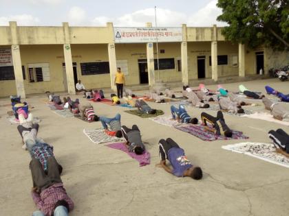  Yoga Day is exciting in Kokangaon | कोकणगाव येथे योग दिन उत्साहात